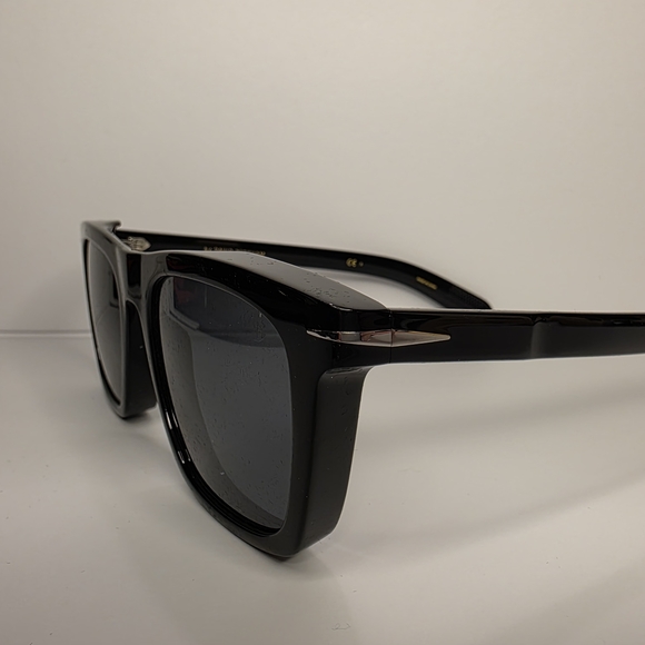 SOLD David Beckham Black Sunglasses - Picture 3 of 4